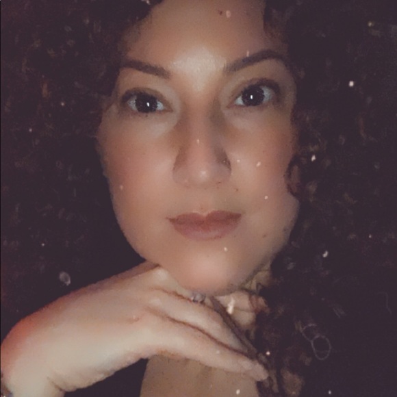 Meet your Posher, Michelle - Picture 1 of 1